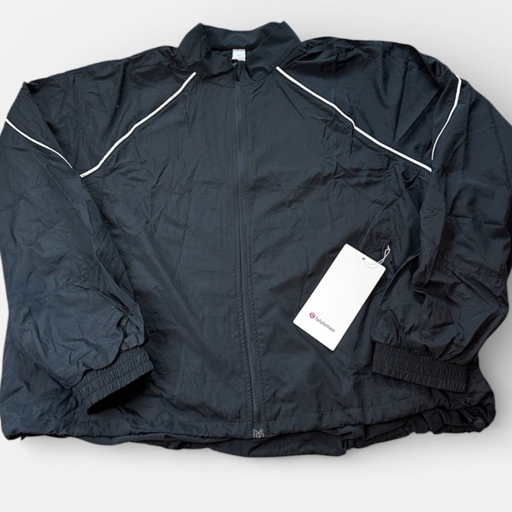 Lululemon License to Train Jacket Size 12 Black NWT Lightweight Sold Out